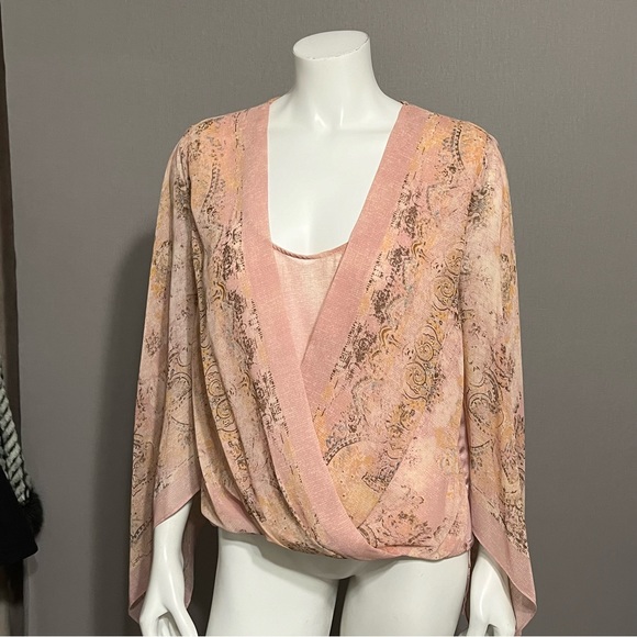 #25 BCBG Blush Pink Paisley Print Top Sz-Large - Picture 2 of 8